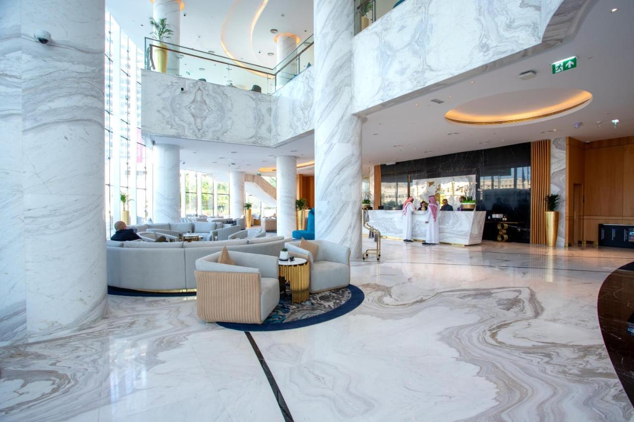 Century Marina Hotel - Lusail Exterior foto Lobby